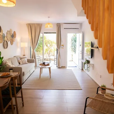 度假居 Romi's Vacation Townhouse Paphos